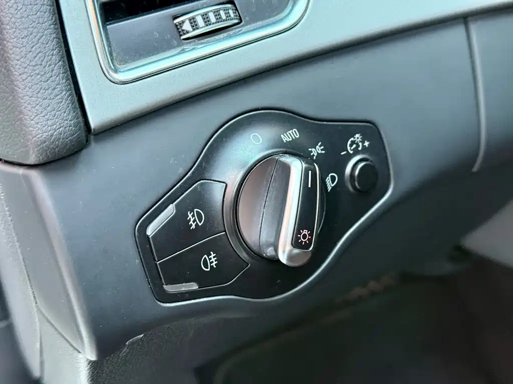 Audi A4L — миниатюра 11