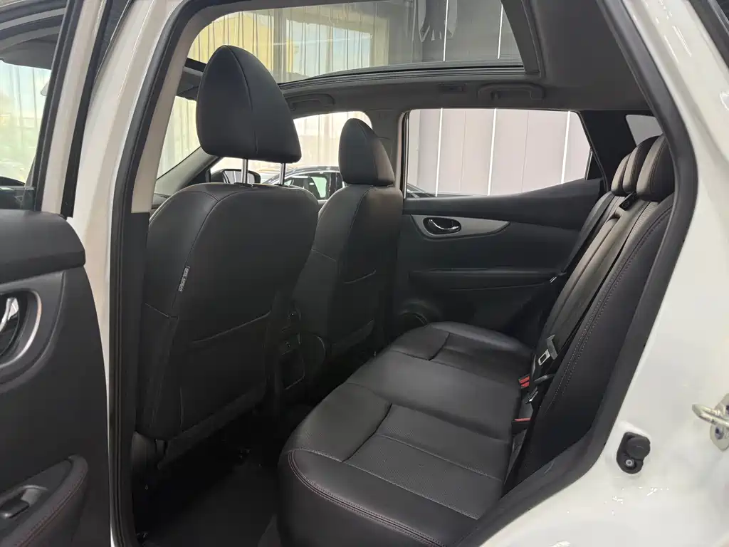 Nissan Qashqai — миниатюра 11