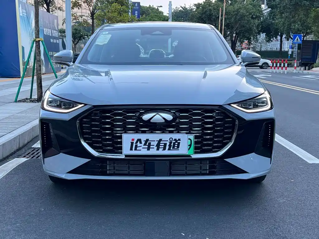 Заказать Fulwin Fengyun A8L 2026 года за 1 900 694 ₽  из Китая