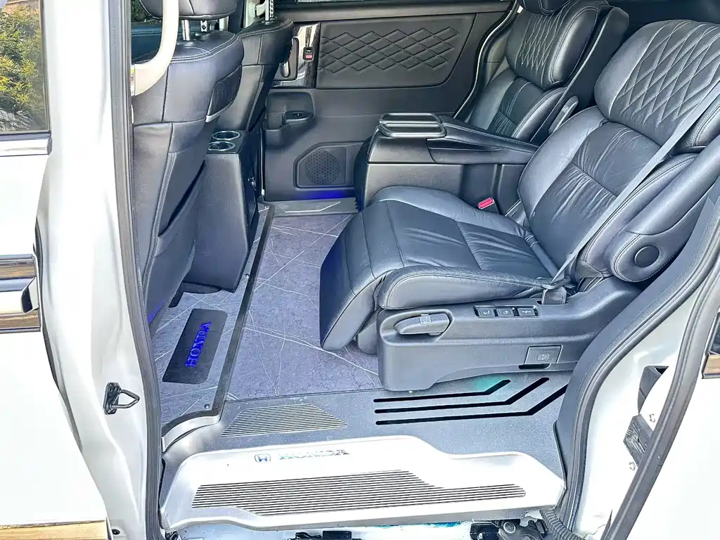 Honda Elysion — миниатюра 4