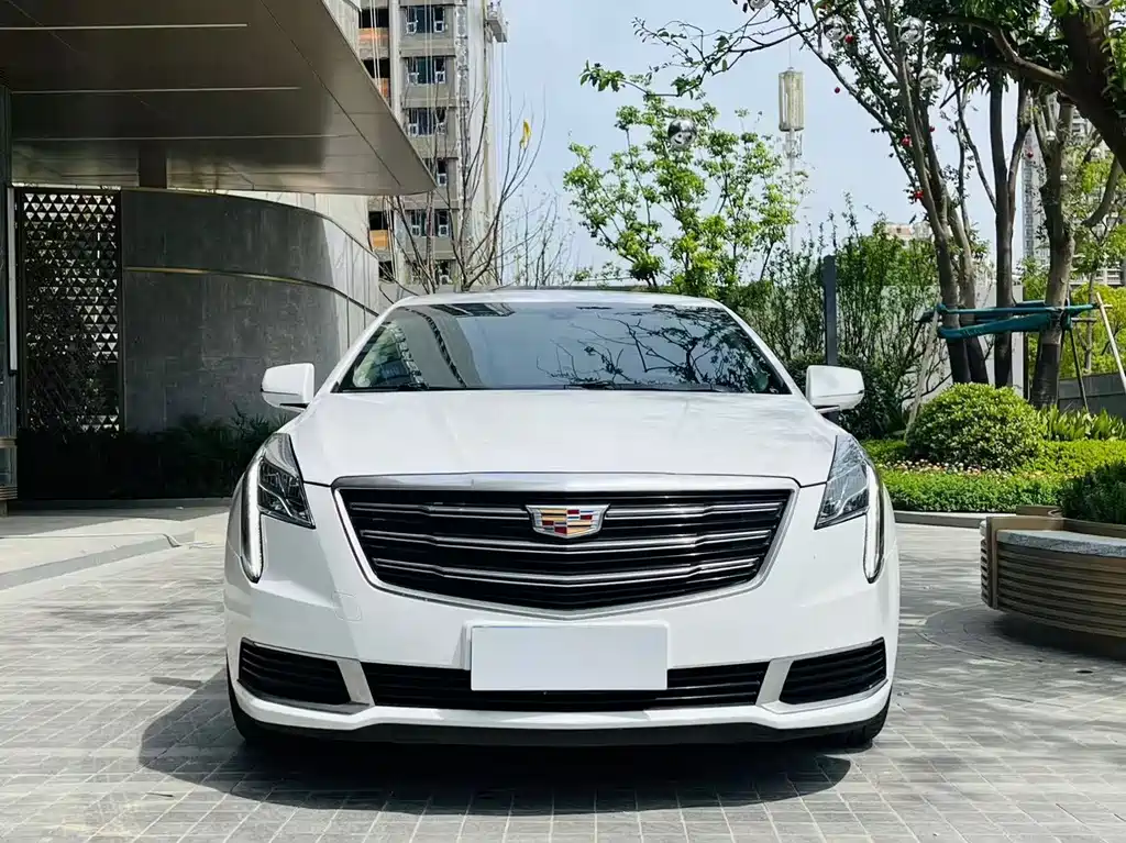 CADILLAC XTS