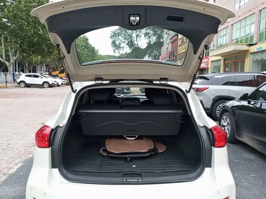 Infiniti QX50 — миниатюра 19