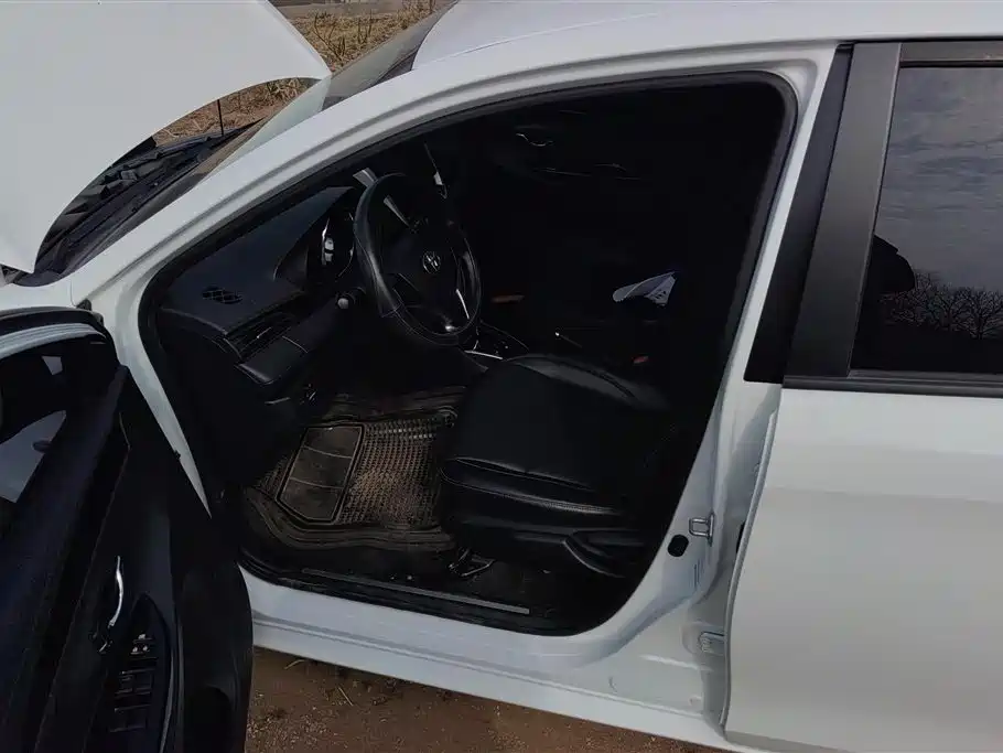 TOYOTA YARIS L TO ENJOY