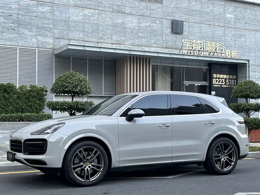 PORSCHE CAYENNE