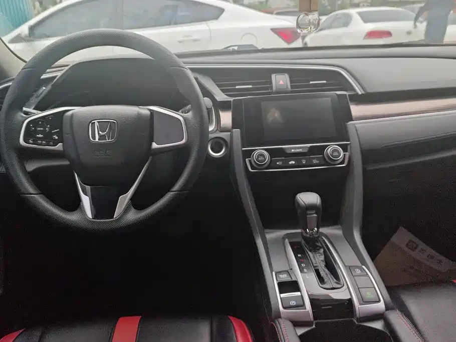 Honda Civic — миниатюра 12