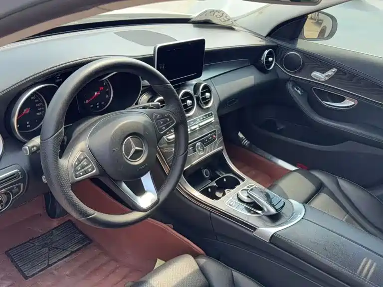 Mercedes-Benz C-Class — миниатюра 4