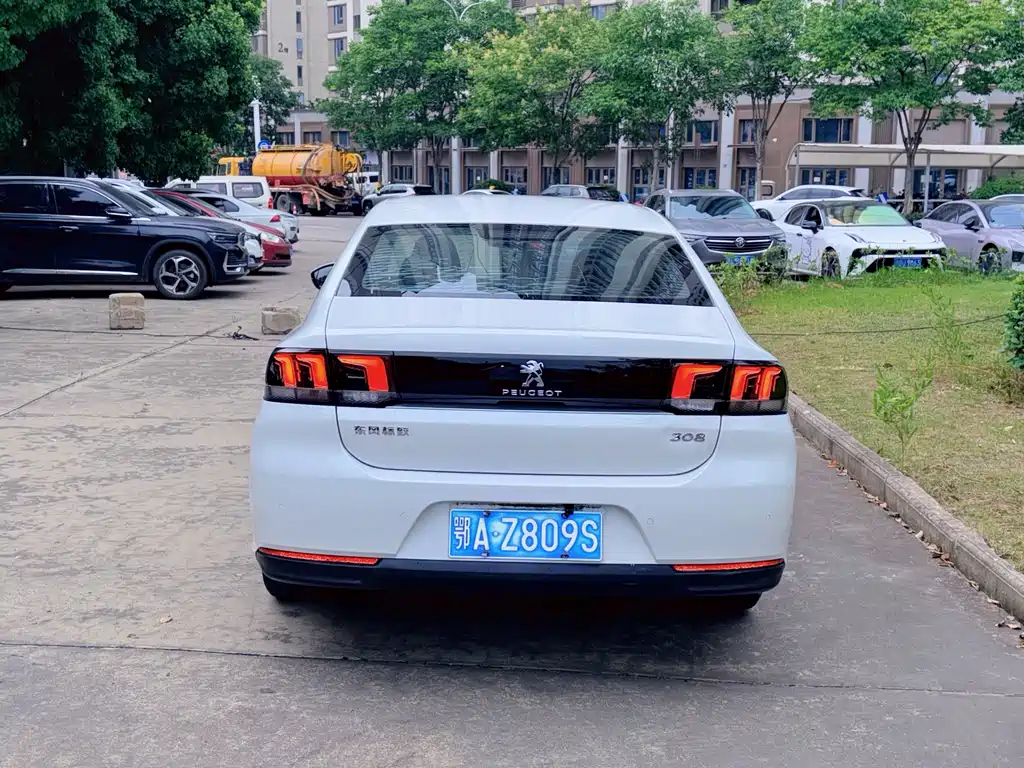 Peugeot 308 — миниатюра 5