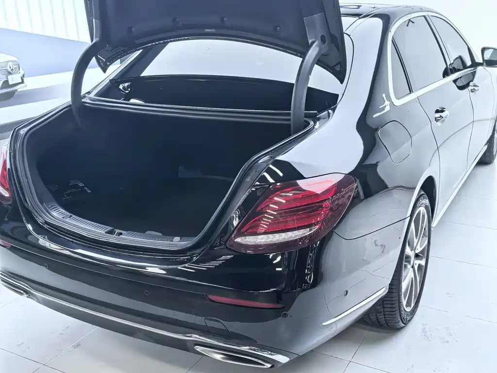Mercedes-Benz E-Class E 2019 E 300 L Fashion