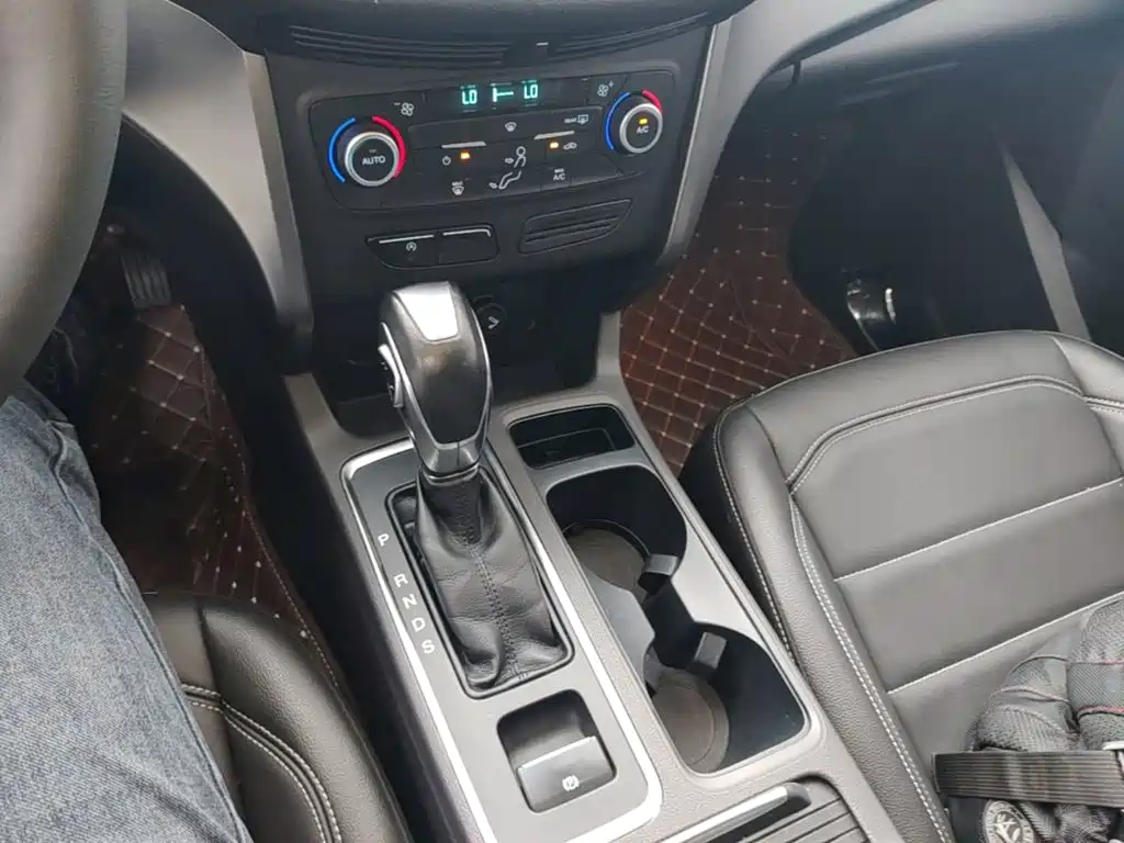 Ford Kuga — миниатюра 14