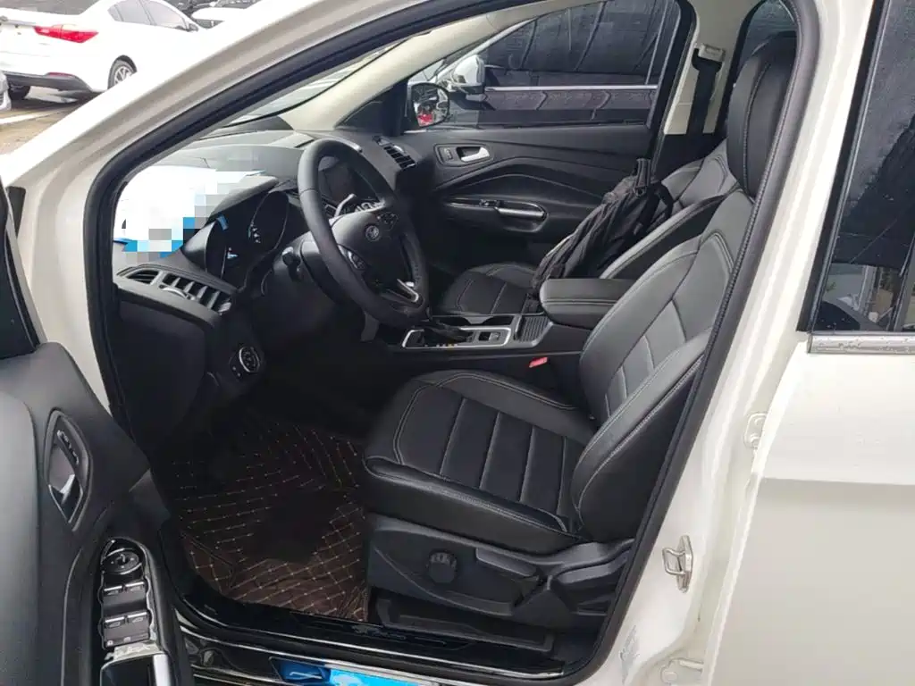 Ford Kuga — миниатюра 15