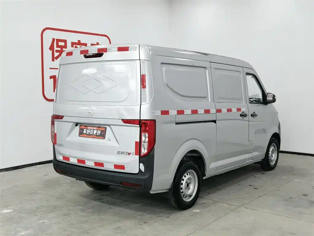 CHANGAN CROSS STAR V3