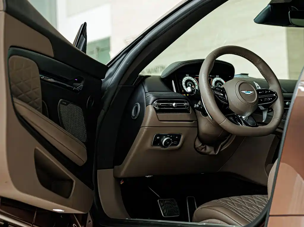 Aston Martin DB12 2025 4.0T V8 Coupe