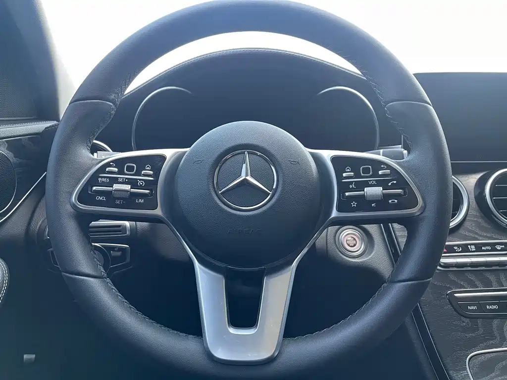 Mercedes-Benz C-Class — миниатюра 7