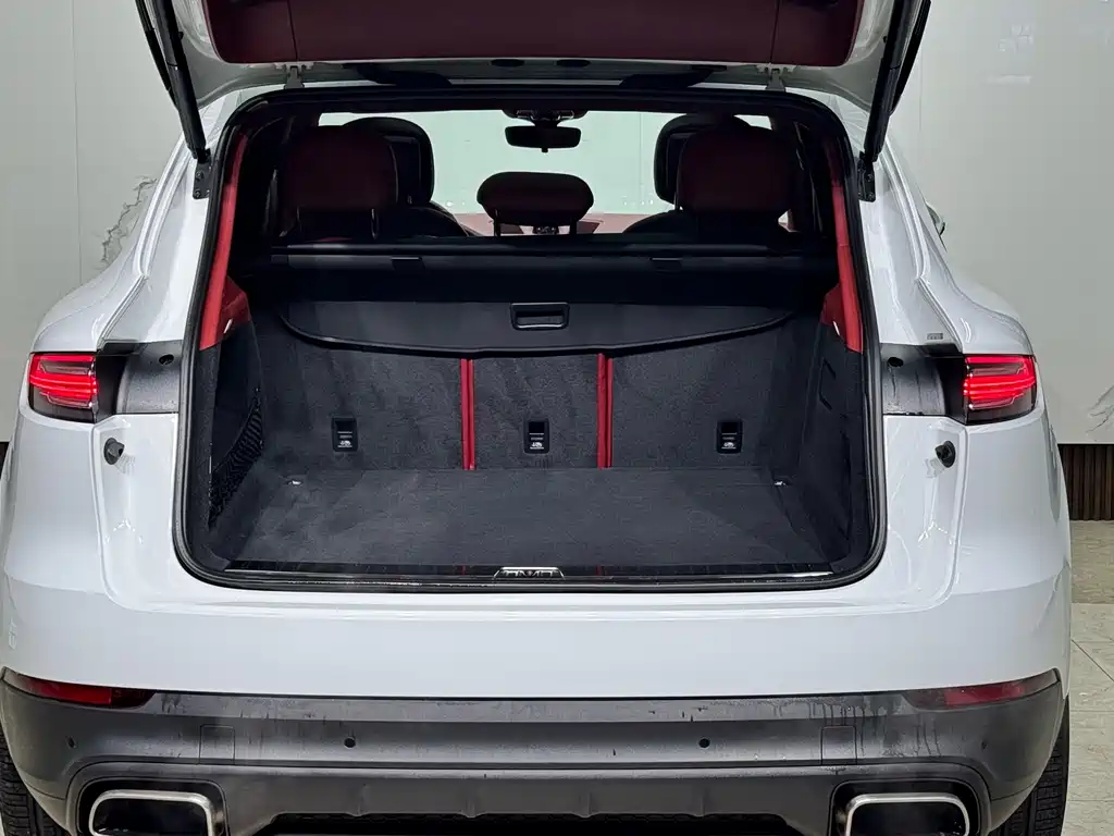 Porsche Cayenne — миниатюра 21