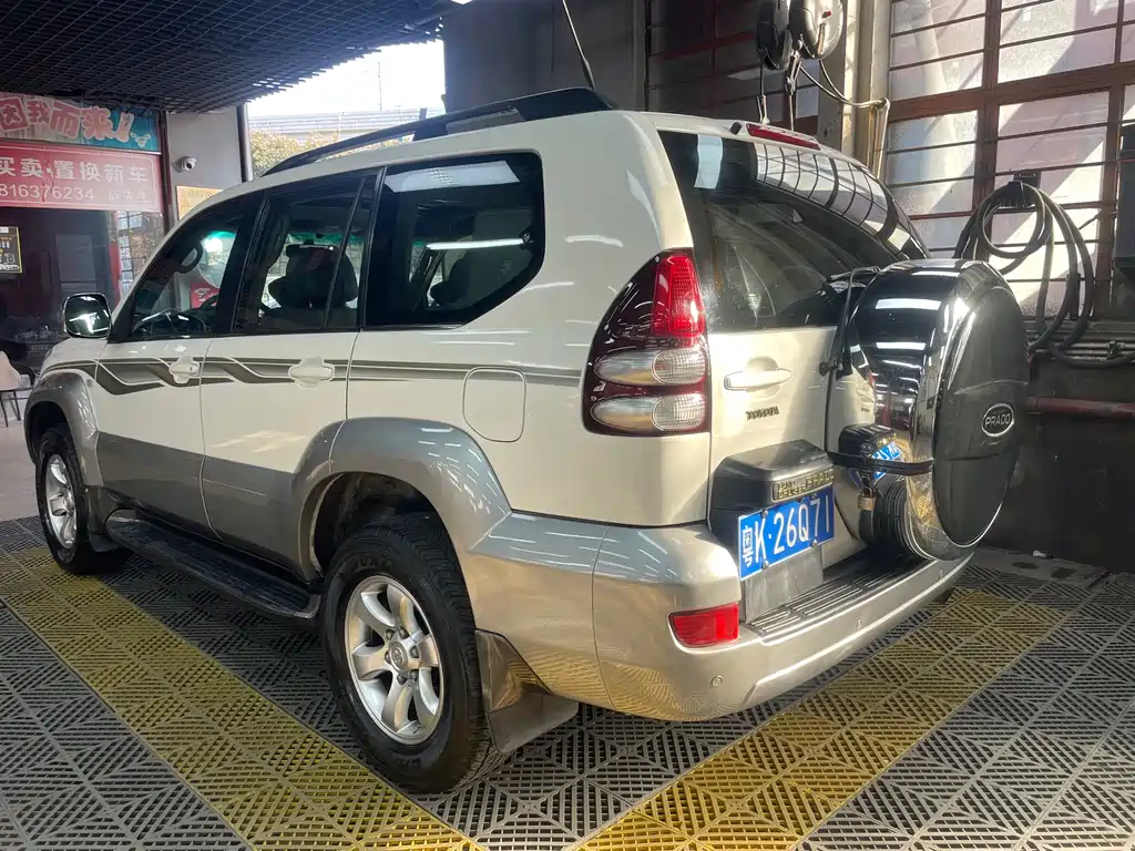 Toyota Land Cruiser Prado 2005 4.0L AT GX Luxury DVD
