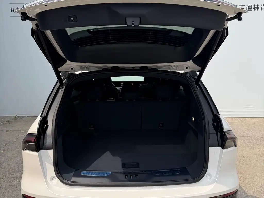 Lincoln Nautilus 2025 2.0T