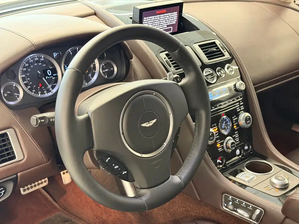 Aston Martin Rapide — миниатюра 6