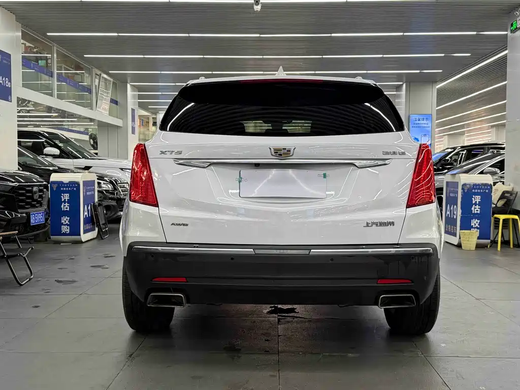 CADILLAC XT5