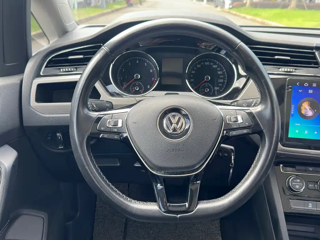 Volkswagen Touran — миниатюра 17