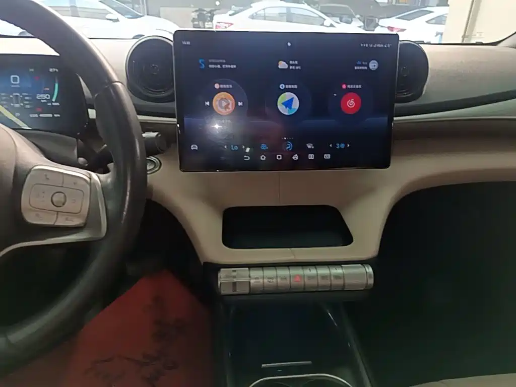 BYD Dolphin — миниатюра 13