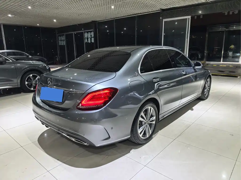 Mercedes-Benz C-Class — миниатюра 4