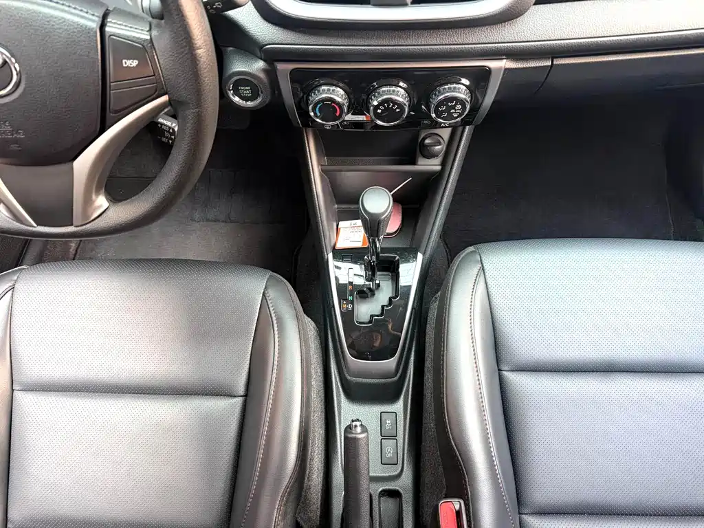Toyota Yaris L — миниатюра 10