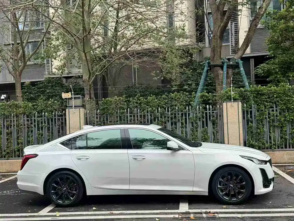 CADILLAC CT5