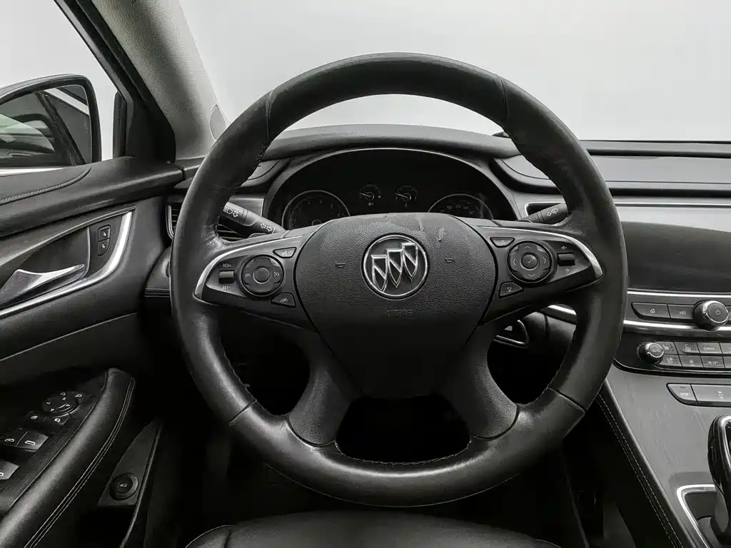 Buick LaCrosse — миниатюра 11