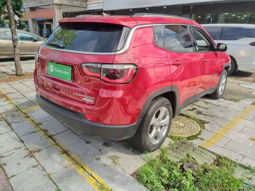 Jeep Compass — миниатюра 7