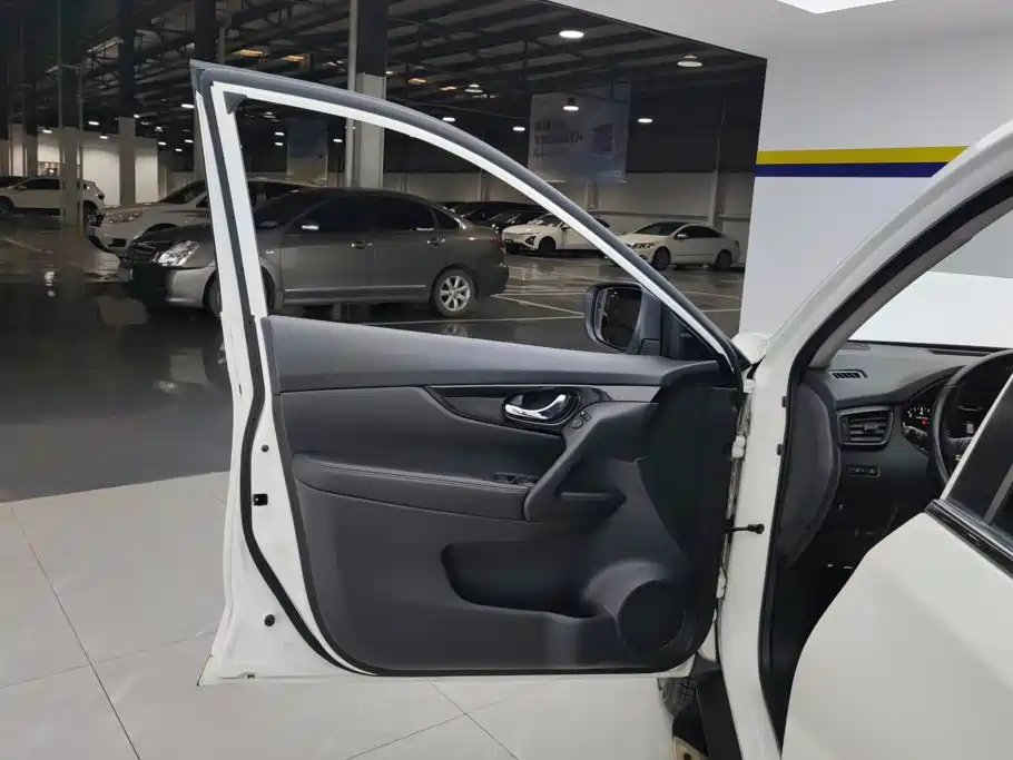 Nissan X-Trail — миниатюра 7