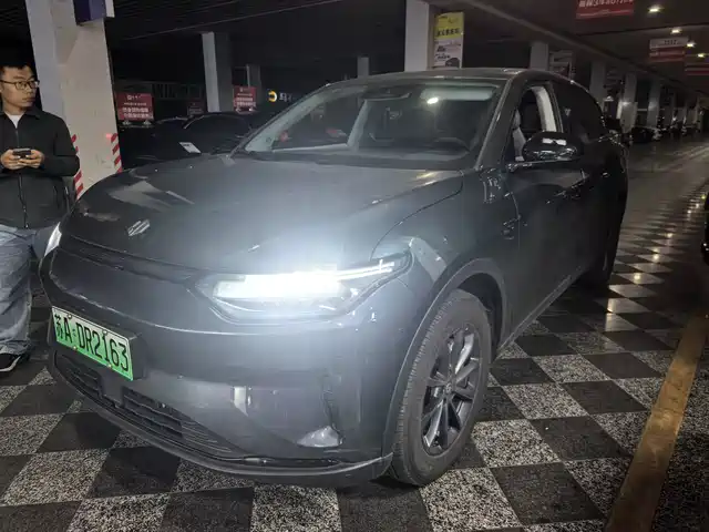 Leapmotor C11