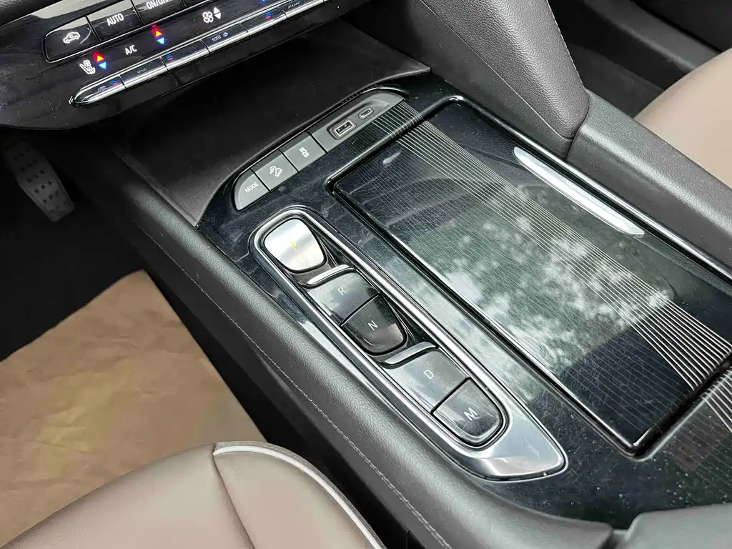 Buick Enclave 2022 652T Premium Flagship 7 мест