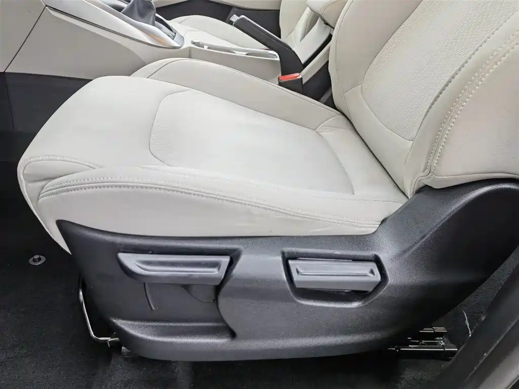 SAIC MAXUS CHASE G50