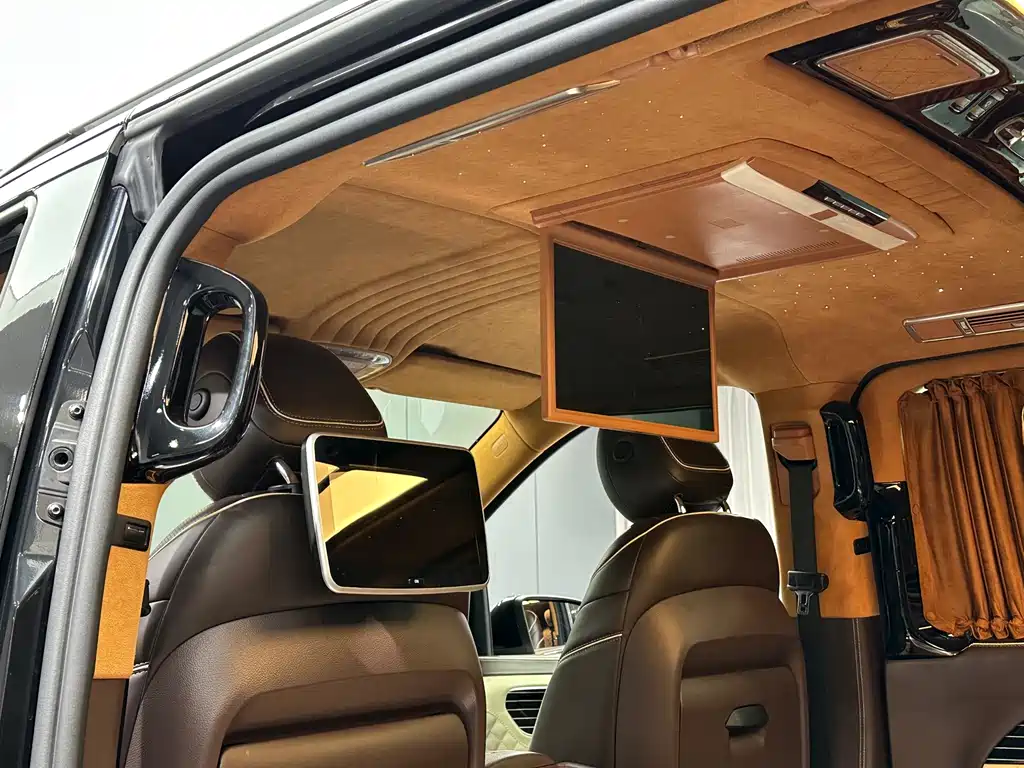 Mercedes-Benz V-Class (Import) — миниатюра 17