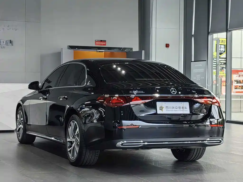 Mercedes-Benz E-Class — миниатюра 4