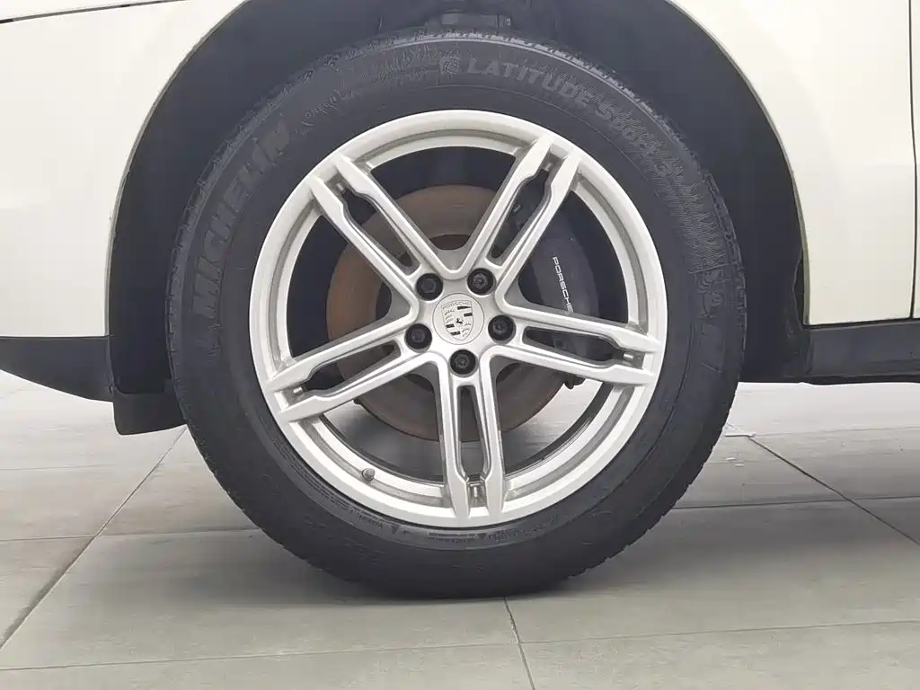 Porsche Macan — миниатюра 17