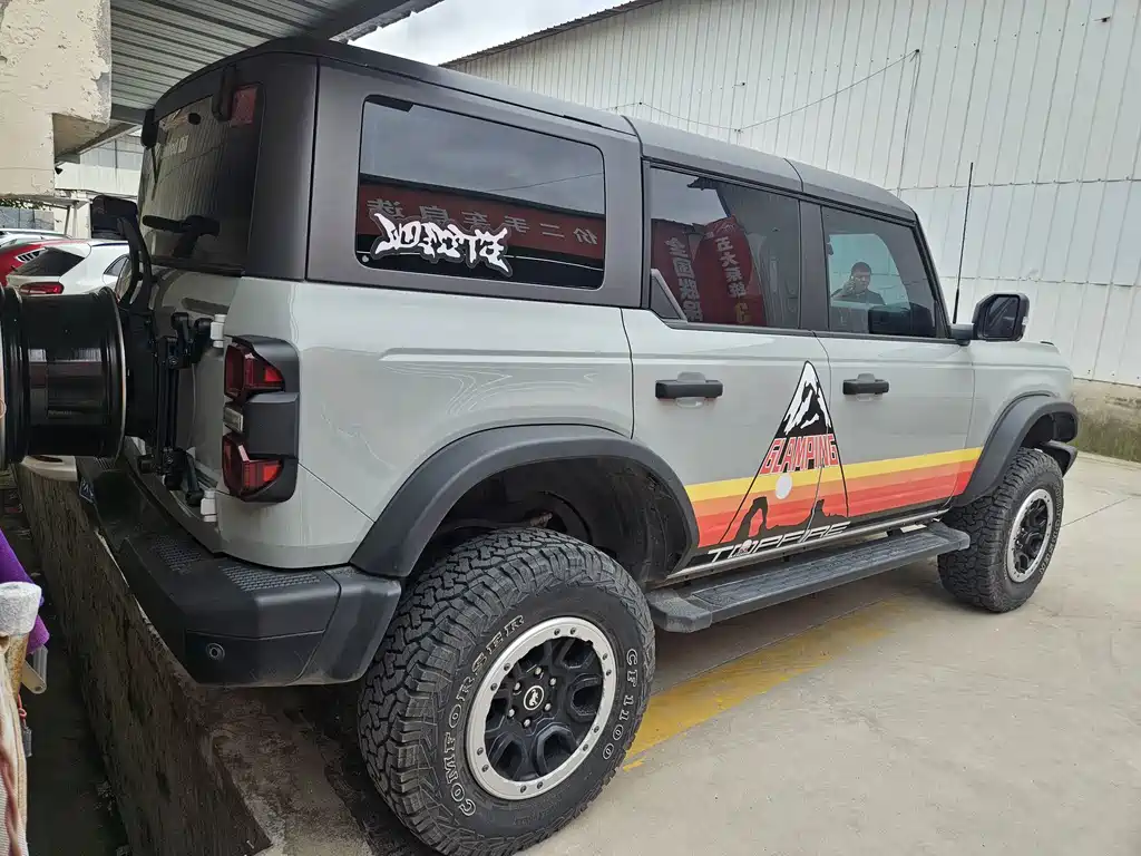 Ford Bronco — миниатюра 9