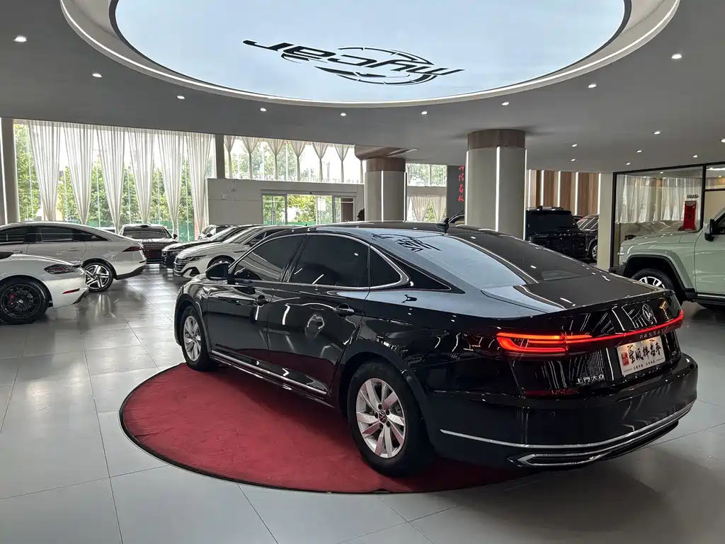 Volkswagen 帕萨特插电混动 — миниатюра 7