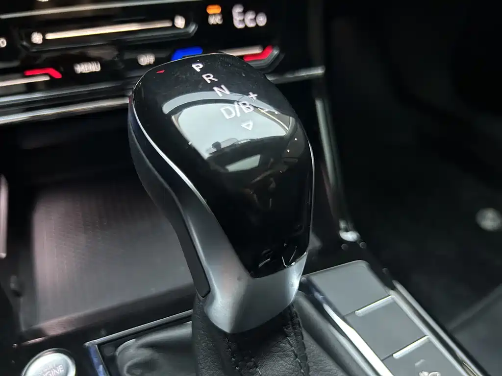 Volkswagen 帕萨特插电混动 — миниатюра 34