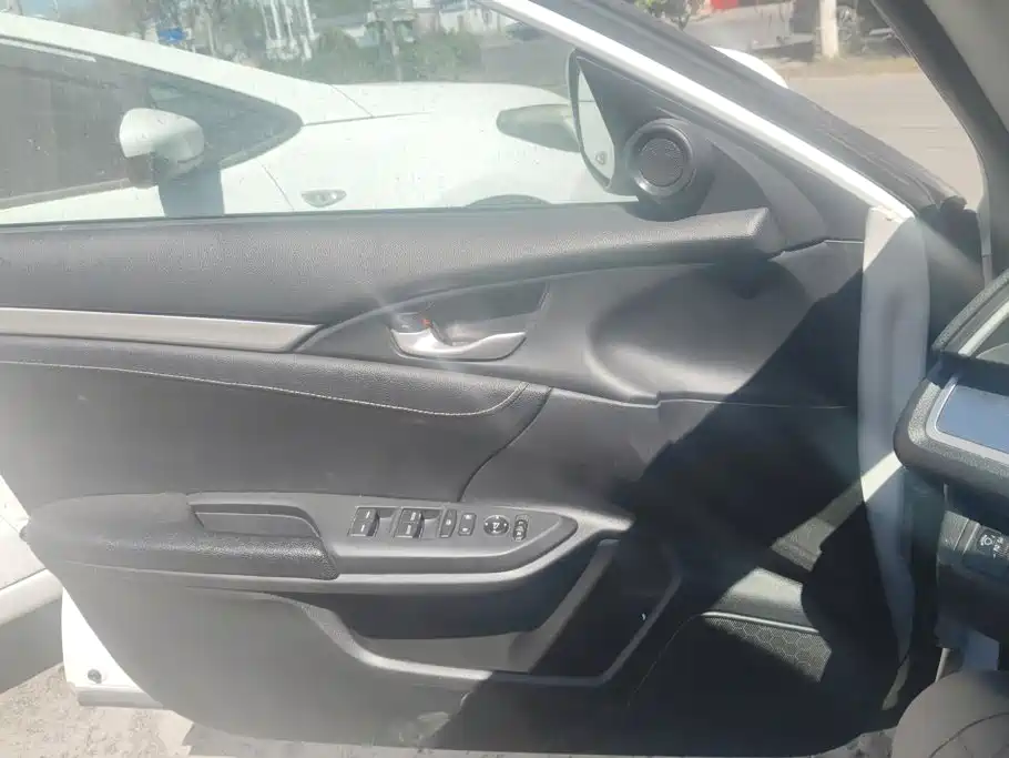 Honda Civic — миниатюра 7