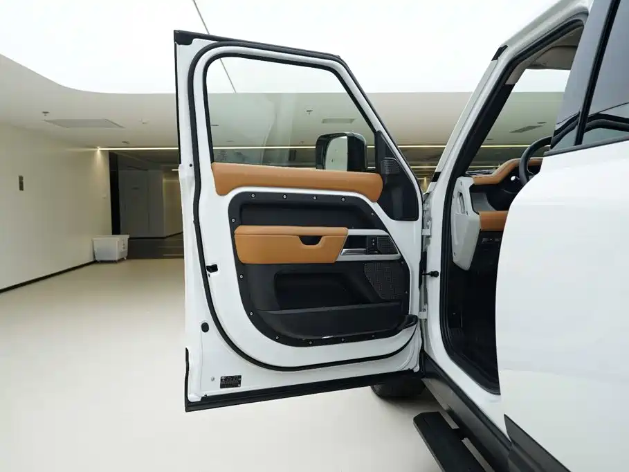 Land Rover Defender — миниатюра 16