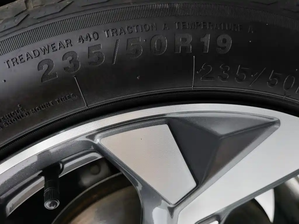 Geely Boyue L — миниатюра 24