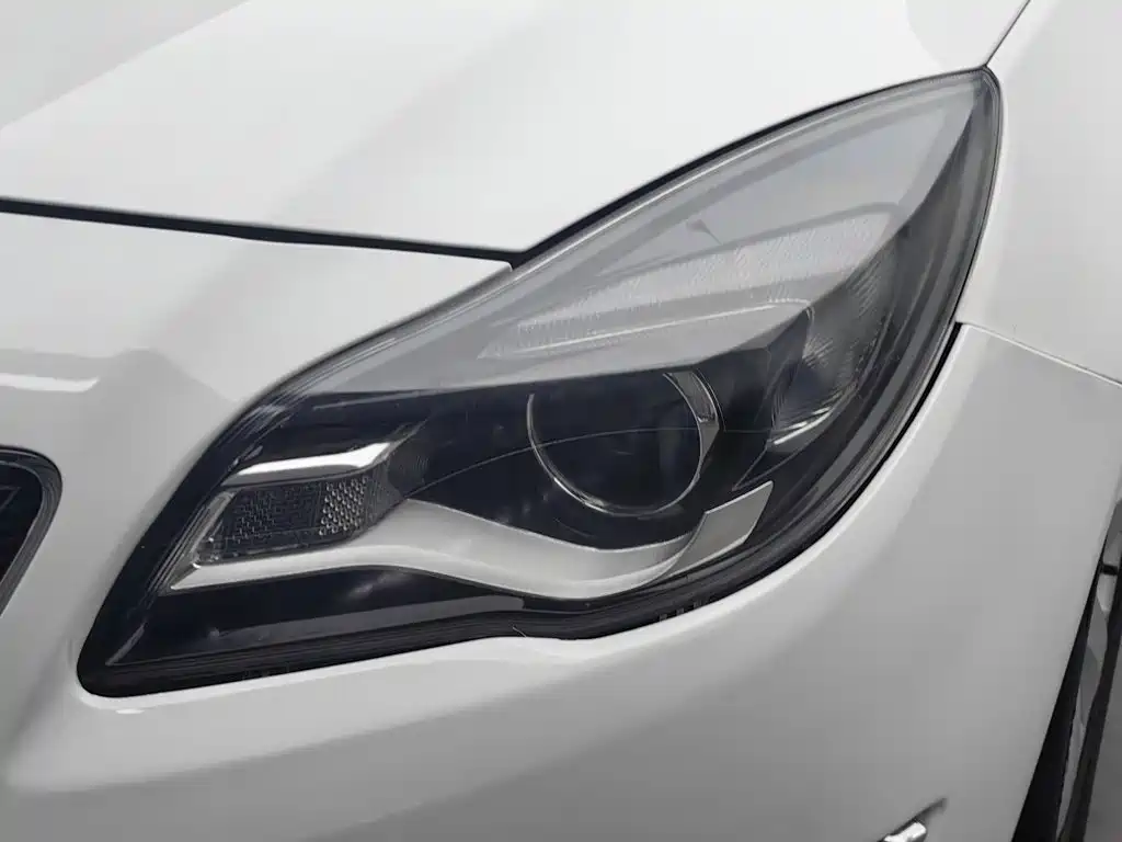 Buick Regal — миниатюра 7