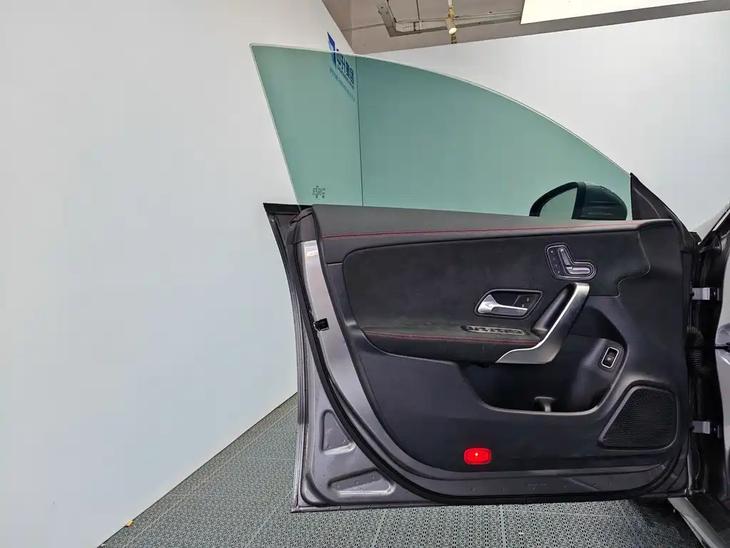 Mercedes-Benz CLA (Import) — миниатюра 13