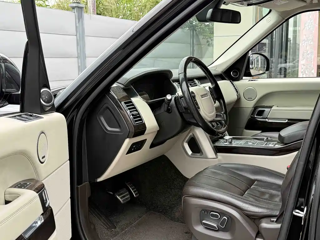 Land Rover Range Rover 2015 3.0 TDV6 Vogue