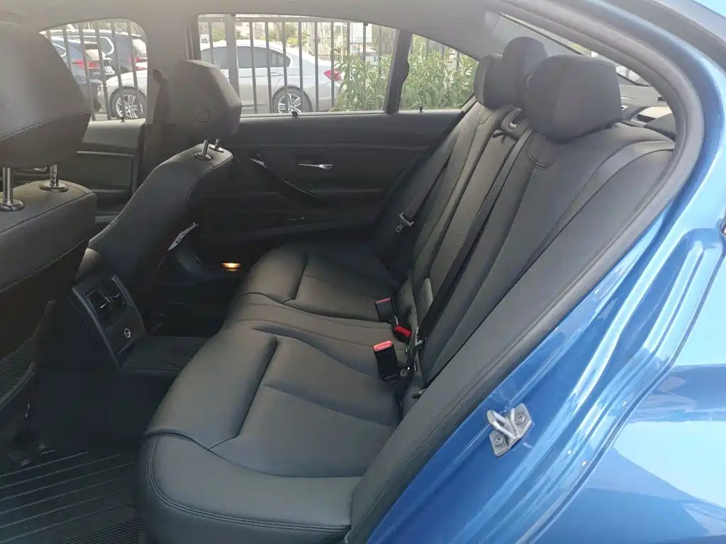 BMW 3 Series — миниатюра 13