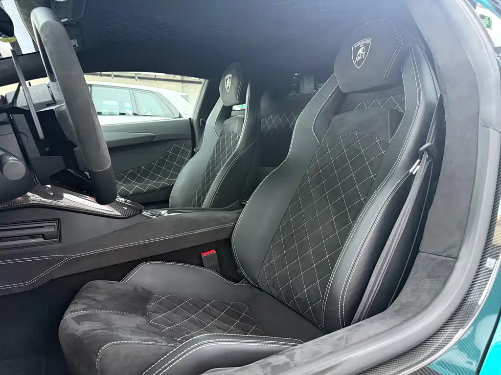 Lamborghini Aventador — миниатюра 9