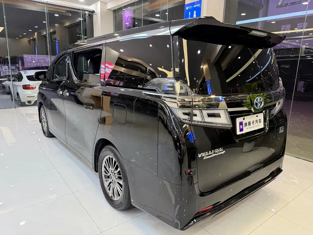 Toyota Vellfire — миниатюра 6