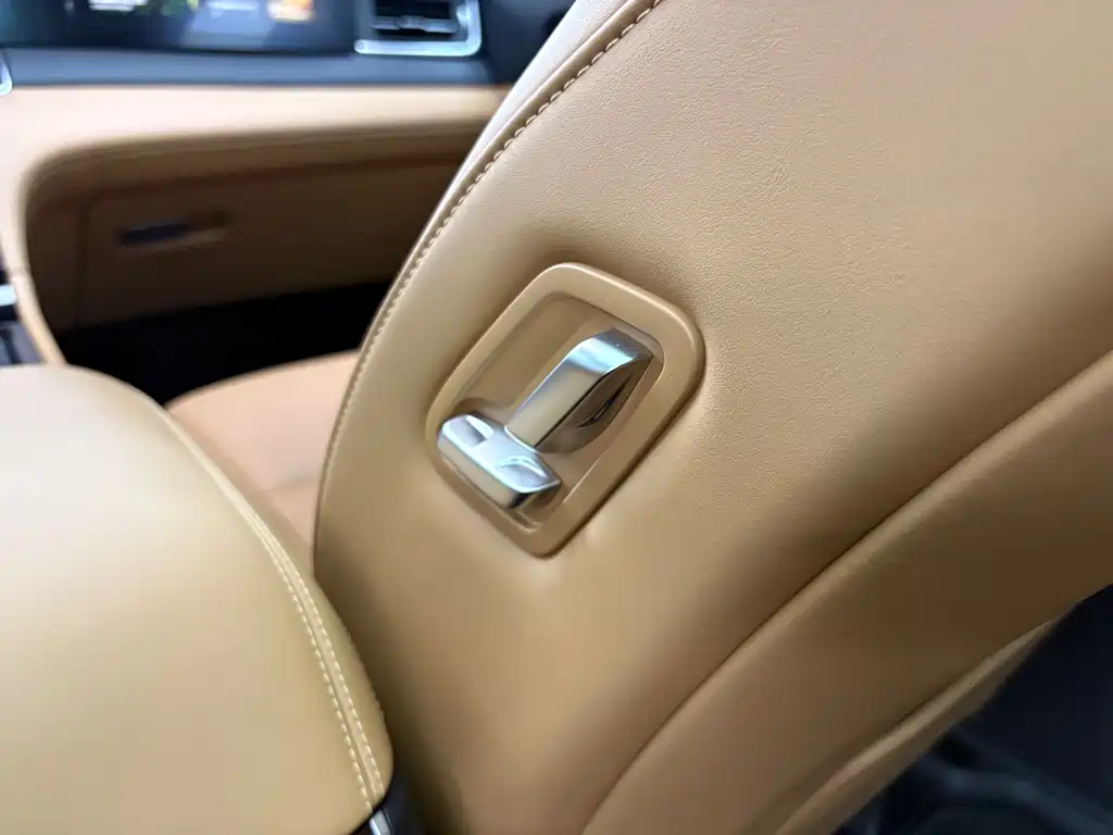 Li Auto Li ONE — миниатюра 12