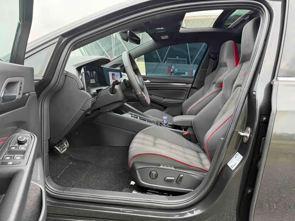 Volkswagen Golf GTI — миниатюра 11